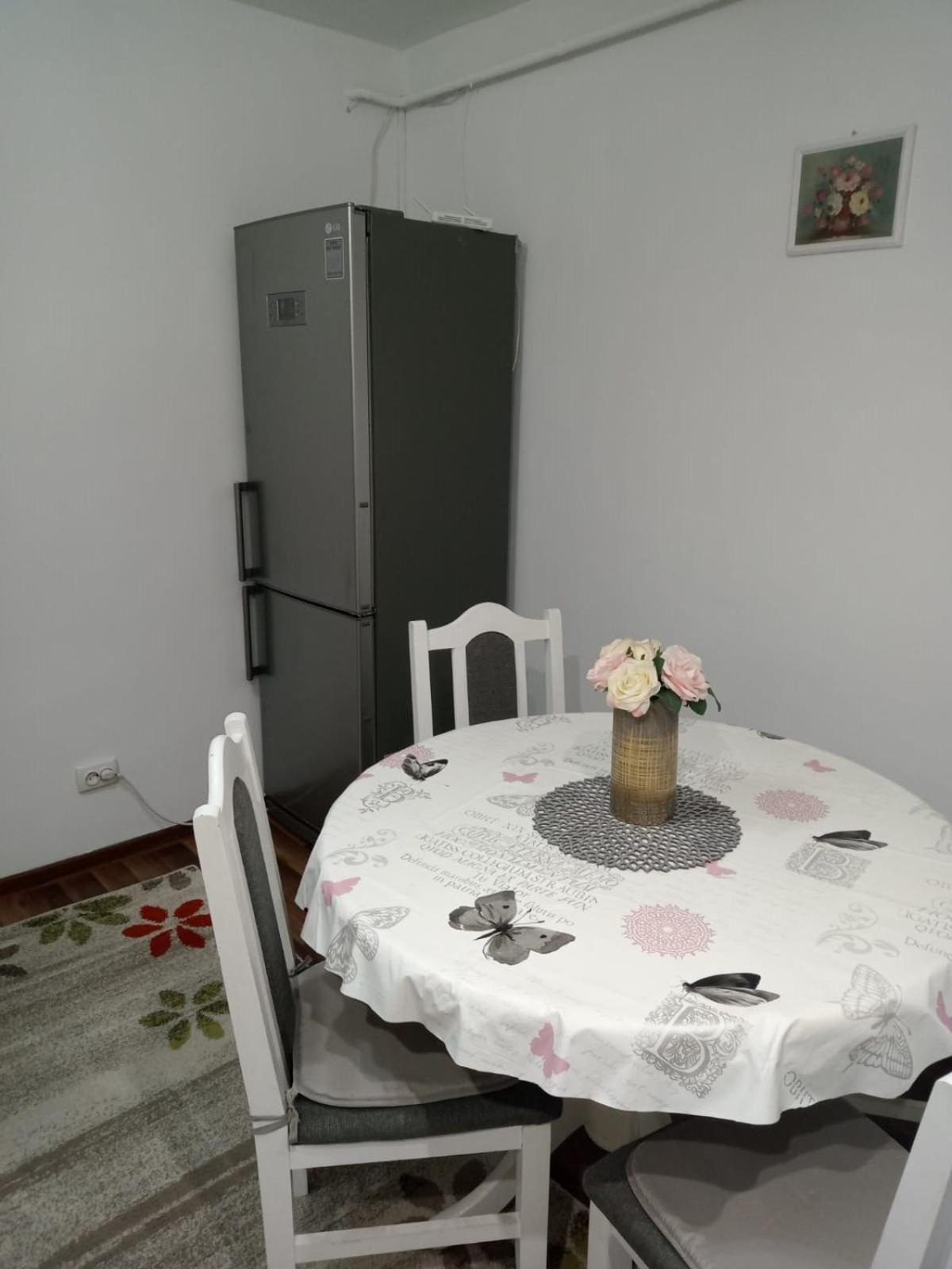 Penti Apartament Сучеава Екстериор снимка